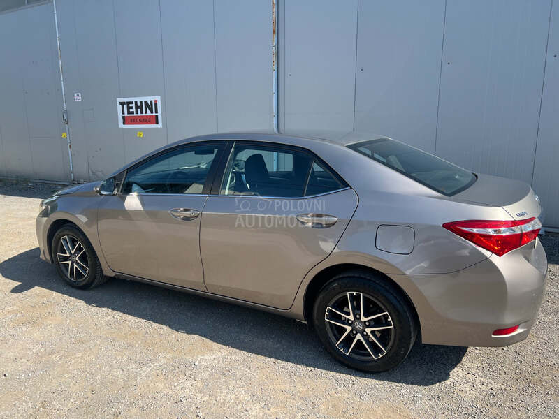 Toyota Corolla Valvematic Luna