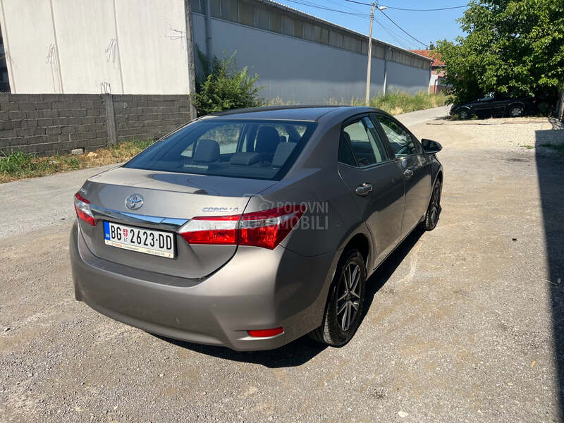 Toyota Corolla Valvematic Luna