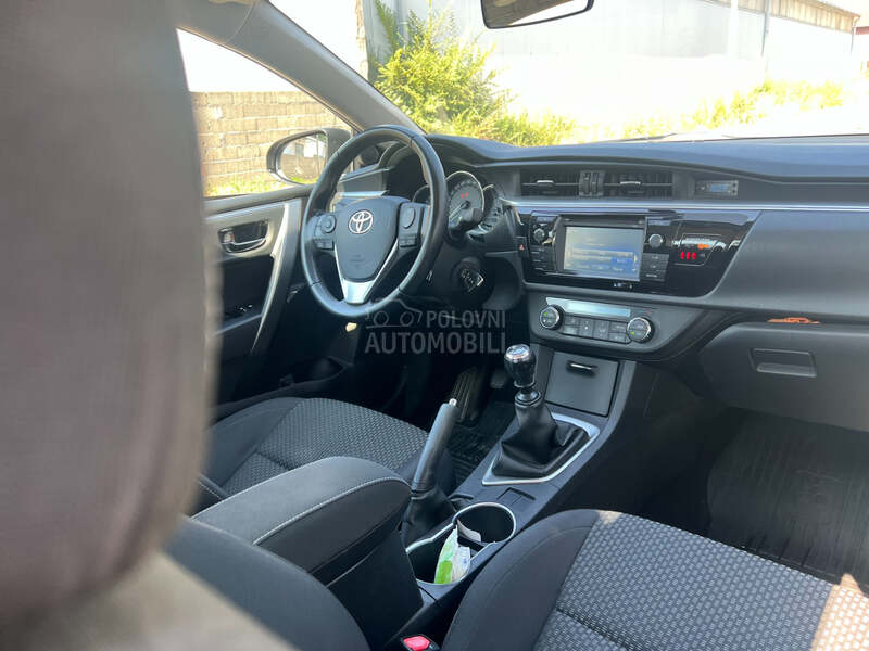 Toyota Corolla Valvematic Luna
