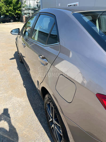 Toyota Corolla Valvematic Luna