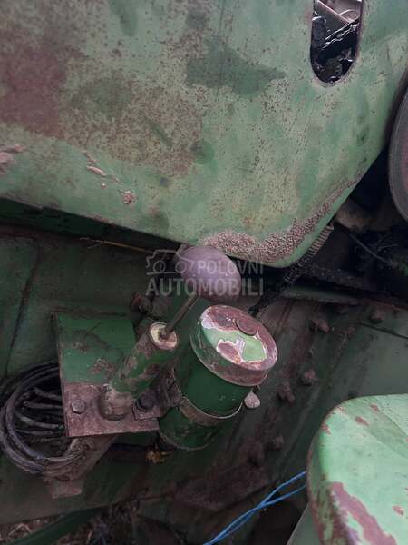 John Deere 224