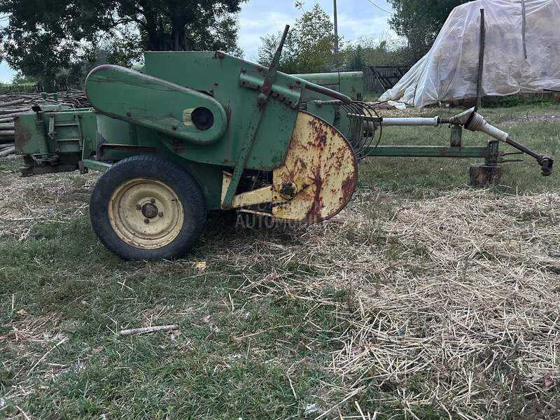John Deere 224