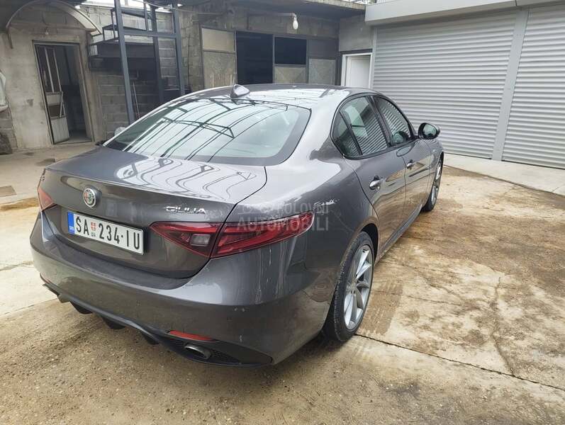 Alfa Romeo Giulia Q4 Veloce