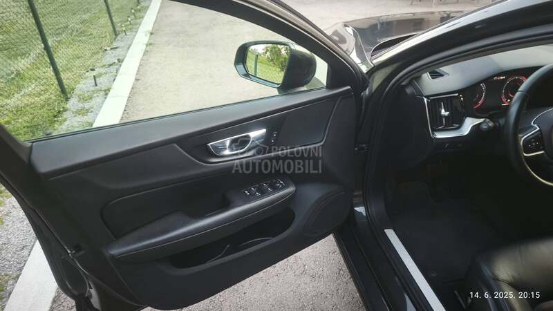 Volvo V60 D4