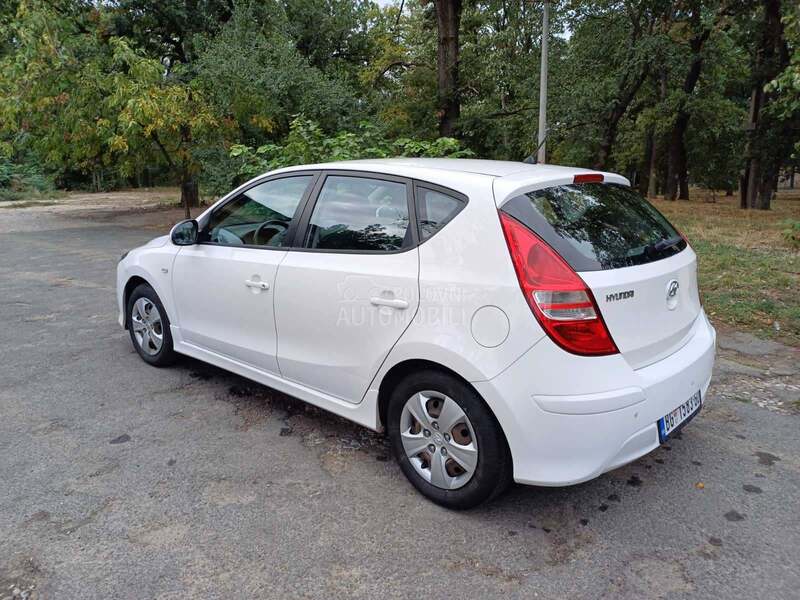 Hyundai i30 1.4 DOHC 5VR GL
