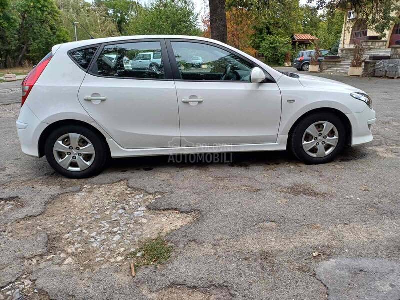 Hyundai i30 1.4 DOHC 5VR GL