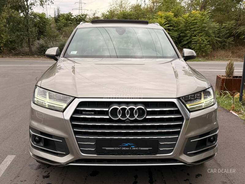 Audi Q7 sline/pano/air/mtrx