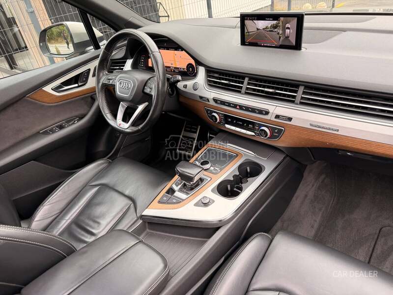 Audi Q7 sline/pano/air/mtrx