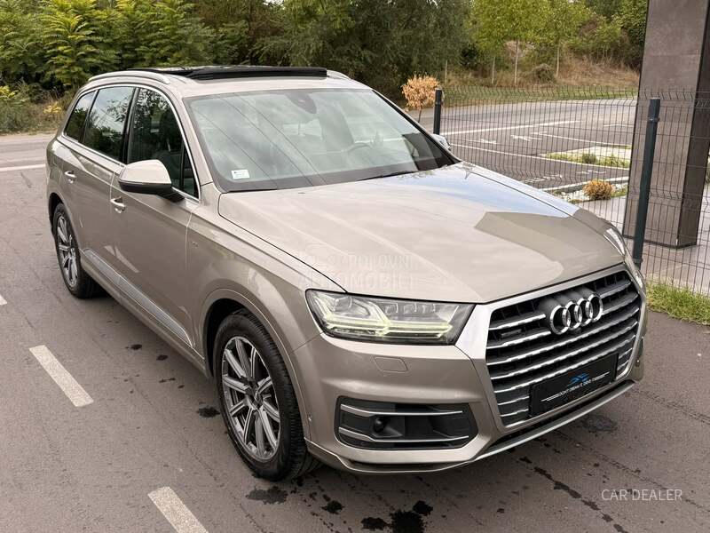 Audi Q7 sline/pano/air/mtrx