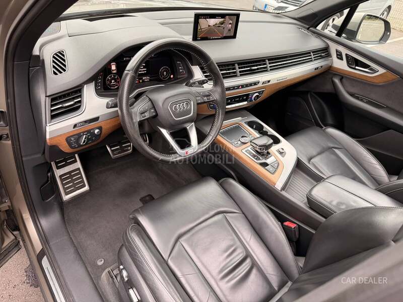 Audi Q7 sline/pano/air/mtrx