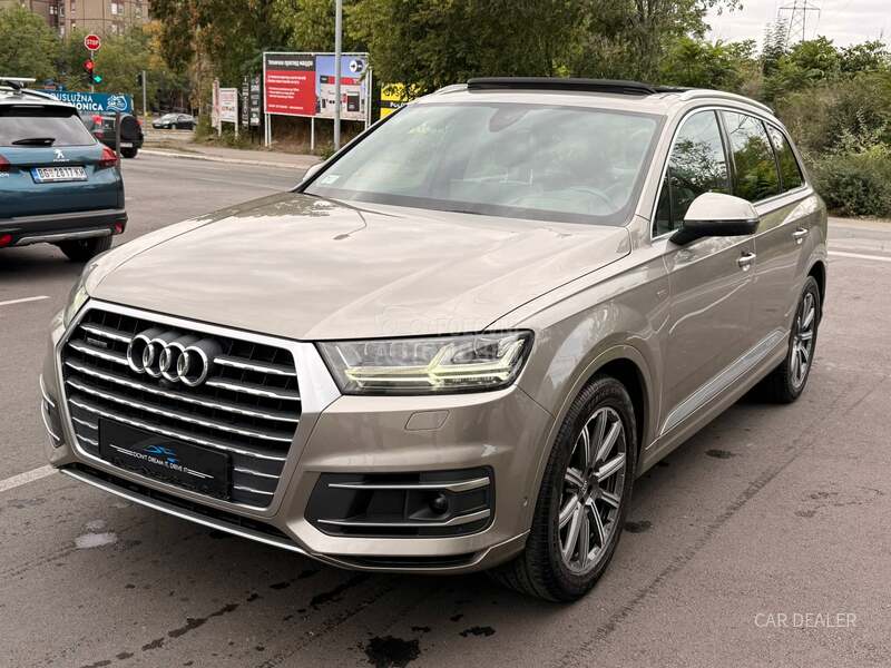 Audi Q7 sline/pano/air/mtrx