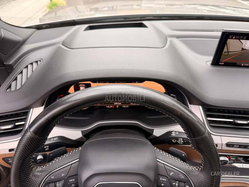 Audi Q7 sline/pano/air/mtrx