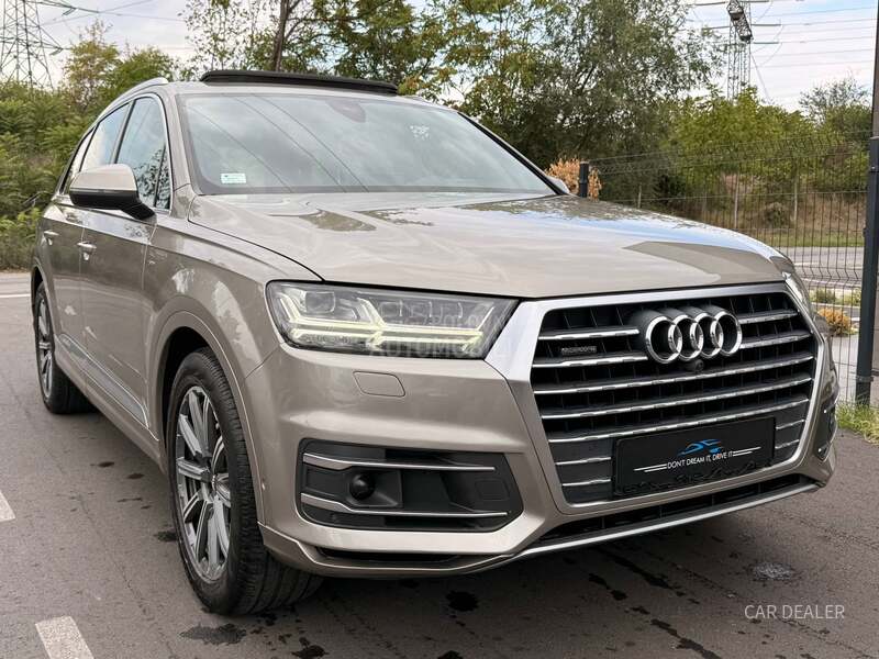 Audi Q7 sline/pano/air/mtrx