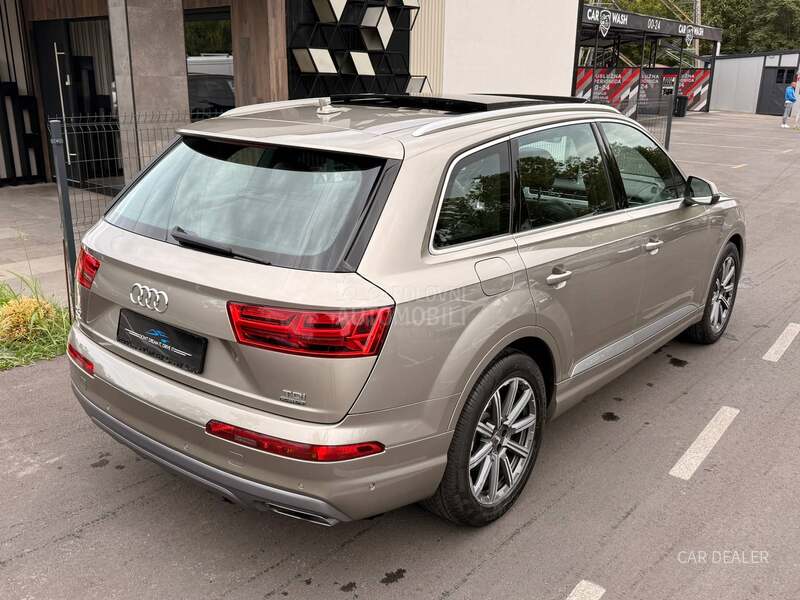 Audi Q7 sline/pano/air/mtrx