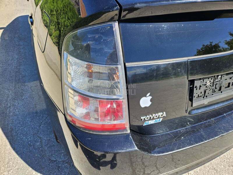 Toyota Prius 1.5 2006. god. -  kompletan auto u delovima