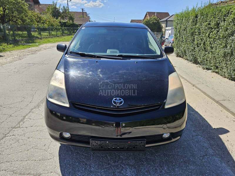 Toyota Prius 1.5 2006. god. -  kompletan auto u delovima