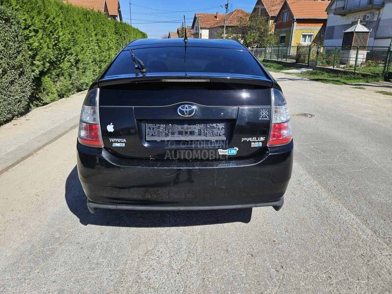 Toyota Prius 1.5 2006. god. -  kompletan auto u delovima