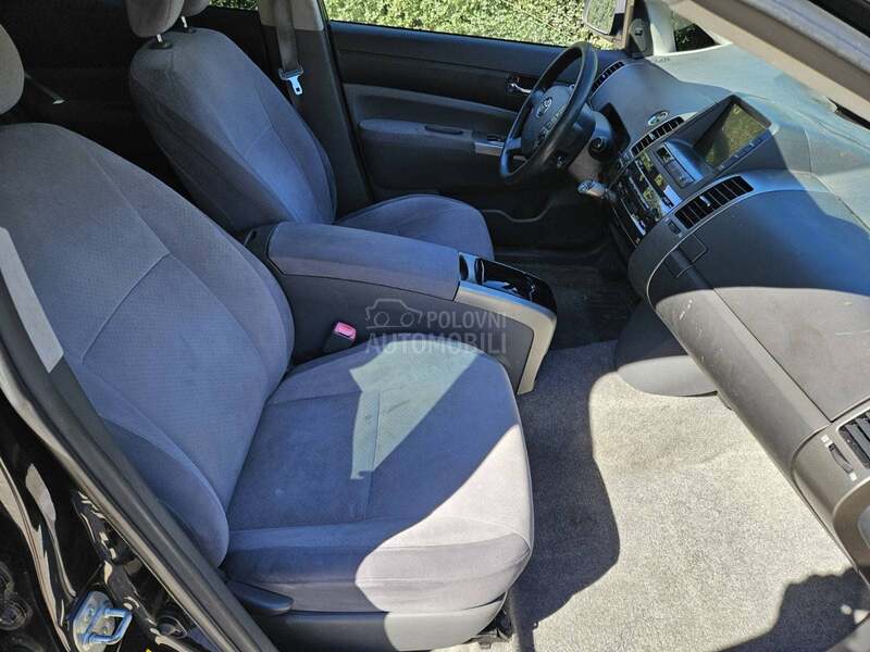 Toyota Prius 1.5 2006. god. -  kompletan auto u delovima