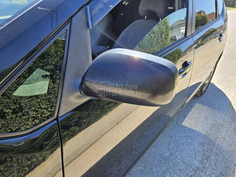 Toyota Prius 1.5 2006. god. -  kompletan auto u delovima