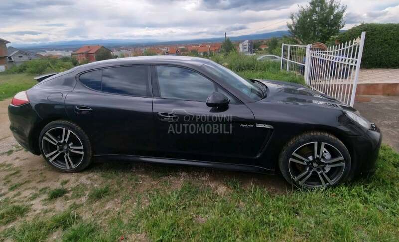 Porsche Panamera 