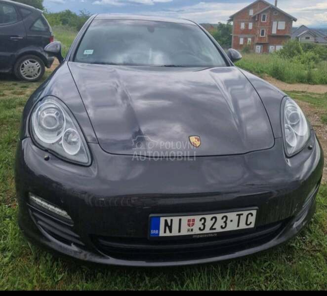 Porsche Panamera 