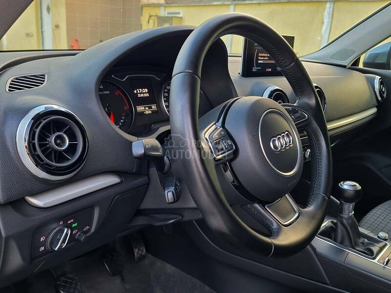 Audi A3 POGLEDATI TEXT