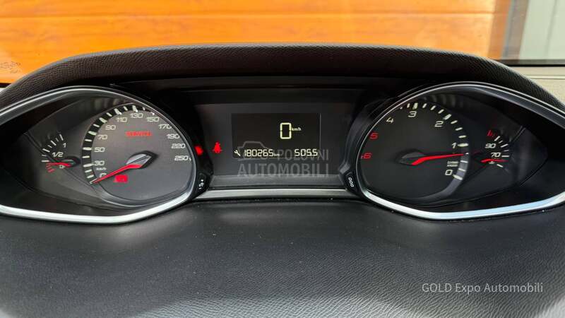 Peugeot 308 1.6BlueHDi ALLURE