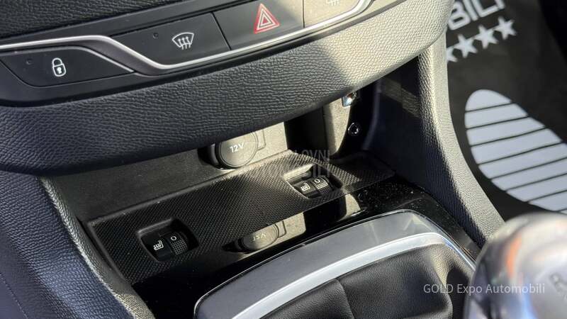 Peugeot 308 1.6BlueHDi ALLURE