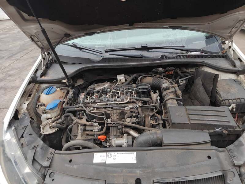 Volkswagen Golf 6 2010. god. -  kompletan auto u delovima