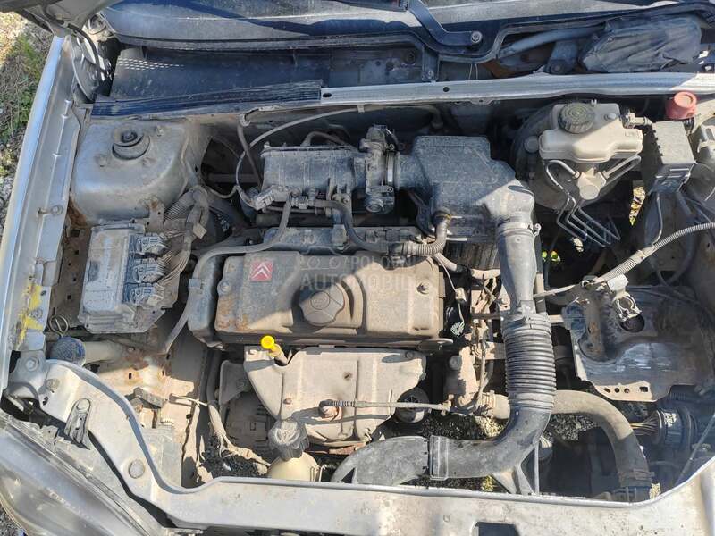 Citroen Saxo 1.1b 2001. god. -  kompletan auto u delovima