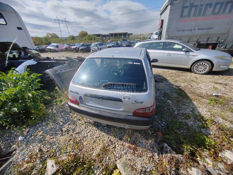 Citroen Saxo 1.1b 2001. god. -  kompletan auto u delovima