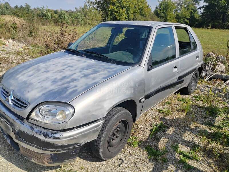 Citroen Saxo 1.1b 2001. god. -  kompletan auto u delovima