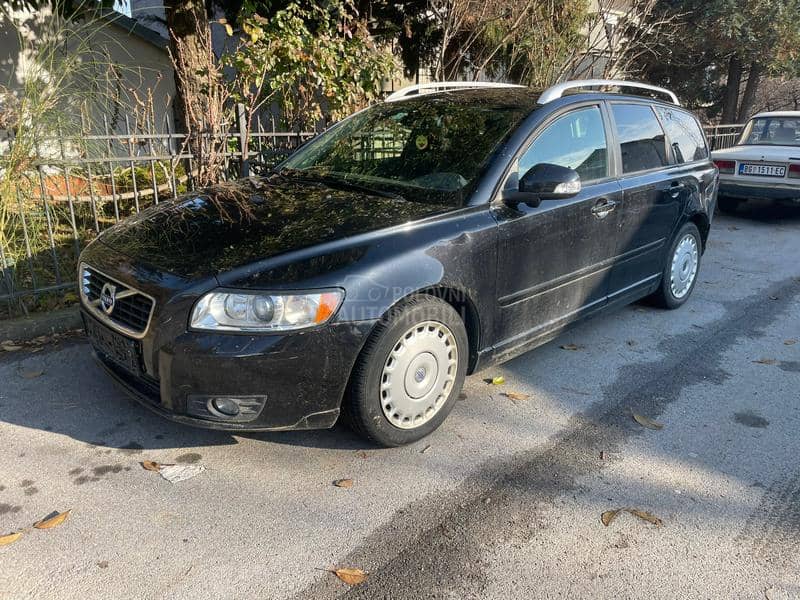 Delovi za Volvo V50 2011. god.