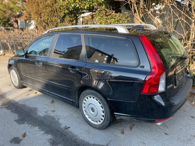 Delovi za Volvo V50 2011. god.