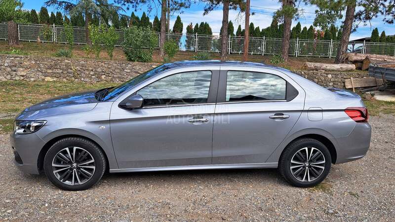 Peugeot 301 1.6 HDi Allure 100