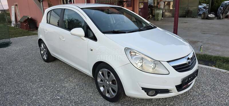Opel Corsa D 1.2 COSMO