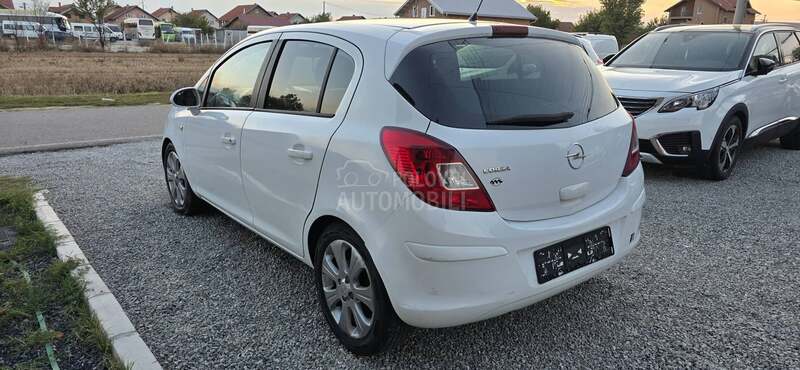 Opel Corsa D 1.2 COSMO