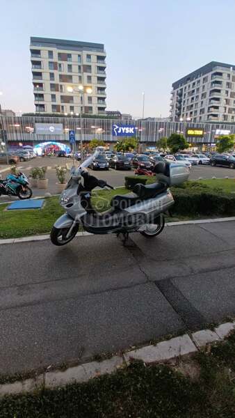 Piaggio x9