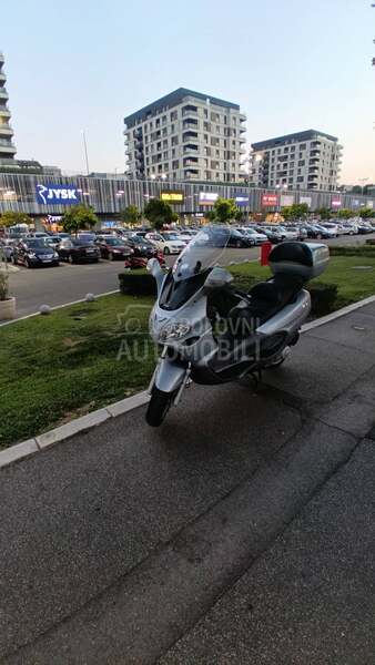 Piaggio x9