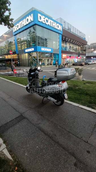 Piaggio x9