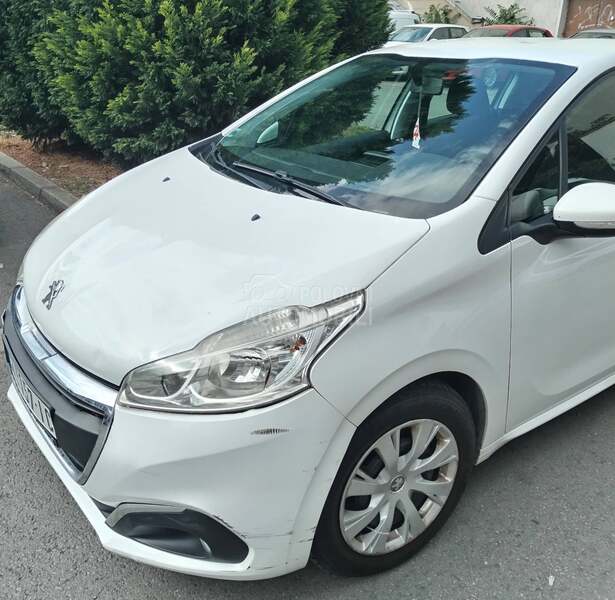Peugeot 208 