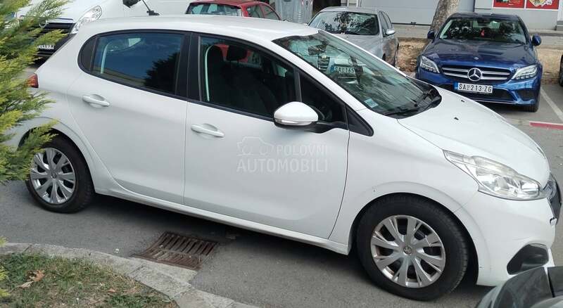 Peugeot 208 
