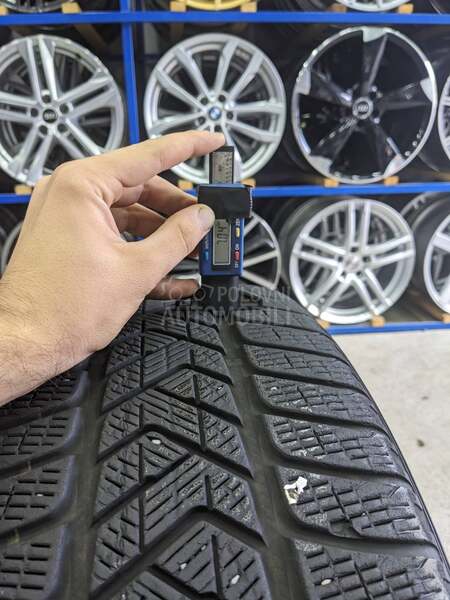 Pirelli 235/55 R19 Zimska
