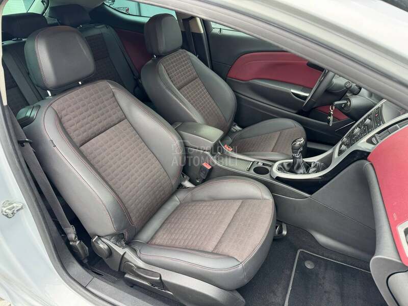 Opel Astra J GTC
