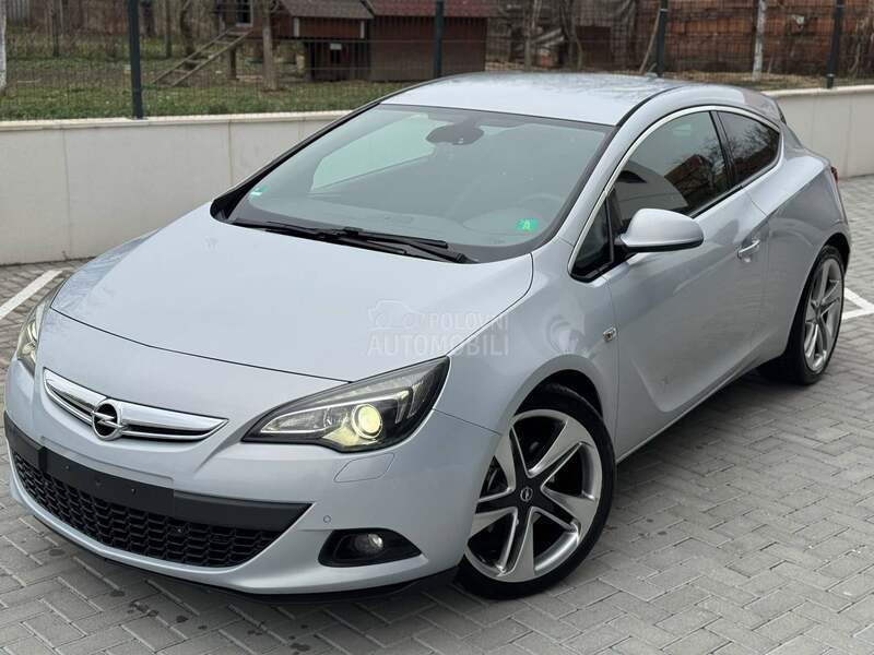 Opel Astra J GTC