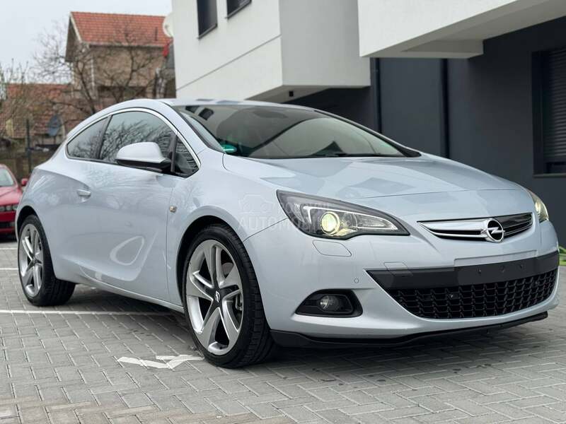 Opel Astra J GTC