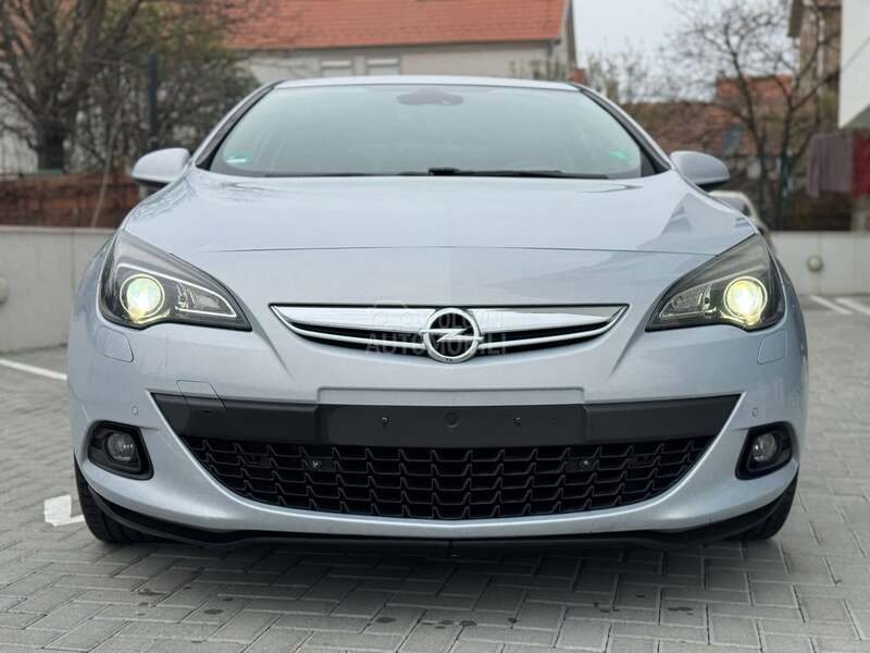 Opel Astra J GTC