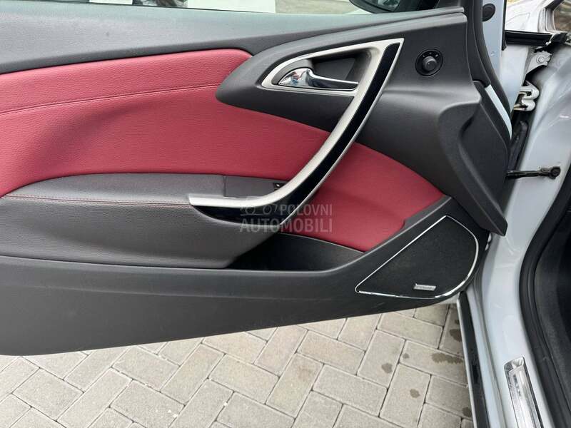 Opel Astra J GTC