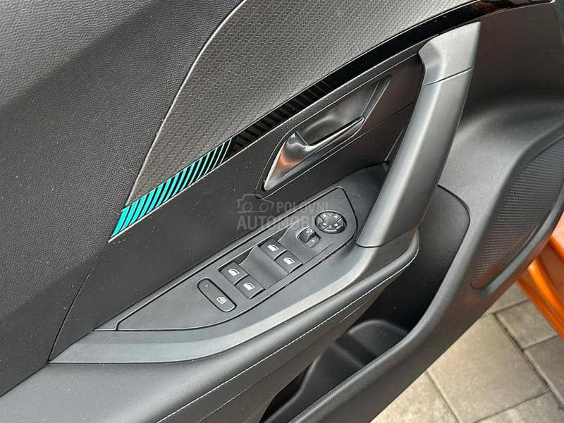 Peugeot 2008 1.5HDI/ALLURE/77000