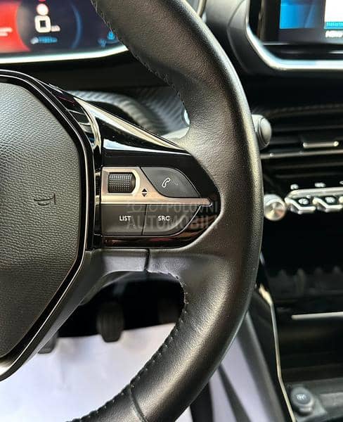 Peugeot 2008 1.5HDI/ALLURE/77000